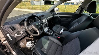 ŠKODA OCTAVIA 2.0 TDI DSG - 9