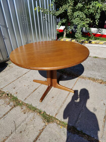 Dřevený kulatý stůl a 4 kvalitní židle - rozkládací stůl - 9