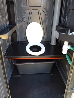 Nové mobilní přenosné WC s umyvadlem a pisoárem - 9