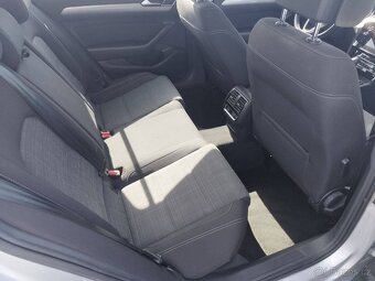 VW Passat - 9