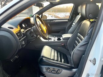 Touareg 3.0 V6 180 kW Exclusive nezávislé topení, vzduch - 9