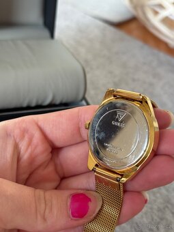 Zlaté hodinky guess - 9
