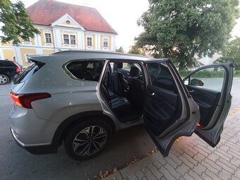 Prodám Hyundai Santa Fe 2.2 CRDI 4x4 - 2019, automat - 9