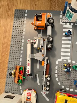 LEGO City – velké město (sety 60233 + 60154 + 60246 + další) - 9