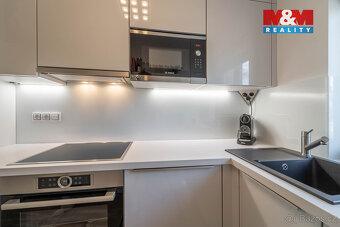 Prodej bytu 3+1, 100 m², Hostivice, ul. Na Pískách - 9