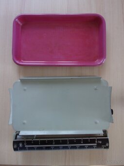 RETRO KUCHYŇSKÁ VÁHA 5,5kg a MLÝNEK NA STROUHANKU - 9
