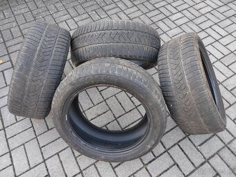 Zimni pneu Pirelli Sottozro 245/45/18 - 9