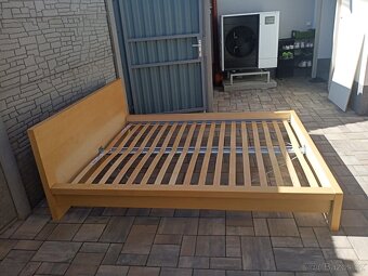 Prodám manželskou postel 160cm x 200cm - 9