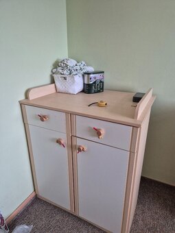 Detska postylka +přebalovací pult a komoda - 9