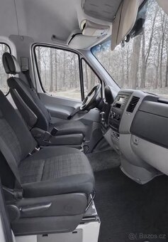 Mercedes-Benz Sprinter - 9