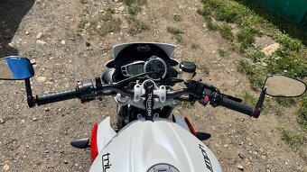 Triumph Street Triple 675r (2013) - 9