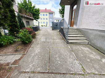 Prodej tří garáží a stavebního pozemku o výměře 857 m² v Uhe - 9