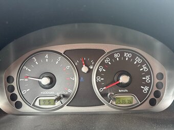 Kia Picanto 1.1i 48 kW - 9