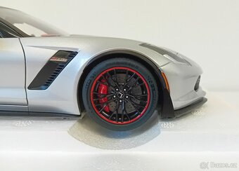 1:18 Autoart Chevrolet Corvette C7 Z06 2014 - 9
