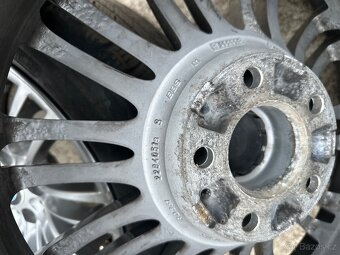 Kola BMW E90 M3 - 9