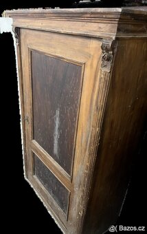 Starožitná skříň - 9