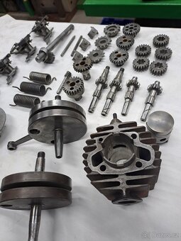 Jawa 50 pionýr typ 550/555 /05/20/21/23/mustang/fichtl/paŕez - 9
