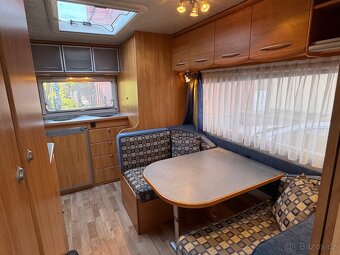 Adria Adora 462 PH 2005 se stanem a pevnou postelí - 9