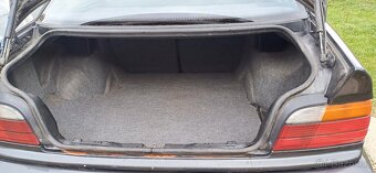 BMW E36 318is coupe - 9