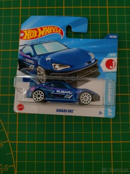 Hot wheels - 9