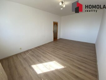 Velký byt 4+1, 94m2, s lodžií. - 9
