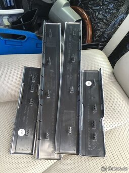 Pravé zadní světlo MERCEDES W220 + prahové lišty - 9