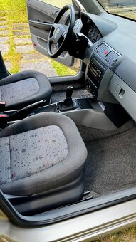 Škoda Fabia 2004 1.2 HTP - 80600 km - 9