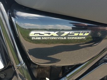 Suzuki GSX 750 Inazuma - 9