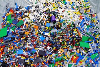 Lego 24,6 kg + návody - 9