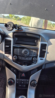 Chevrolet Cruze 1.6 - 9