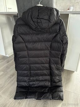 Černá péřová bunda prošívaná - 9