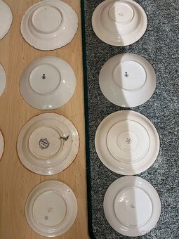 Různé staré talíře na výstavu nebo doplnění setu - 9