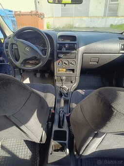 Opel Astra caravan - 9