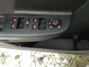 Prodám Volkswagen Golf 1.6 TDi ,4x4 Motion - 9