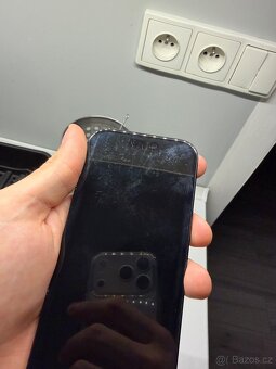 iPhone 15 - černý 128gb 76% - 9