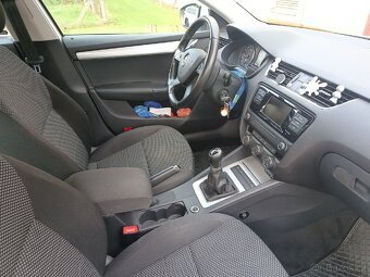 Prodej Škoda Octavia kombi 4x4, koup. v ČR, servisní kniha - 9