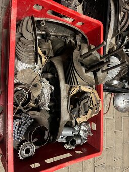 JAWA 250 + NÁHRADNÍ DÍLY (3 motory) - 9