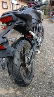 Honda CB125R - 9