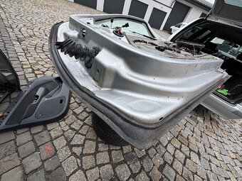 Škoda octavia 2 - přední pravé dveře - 9
