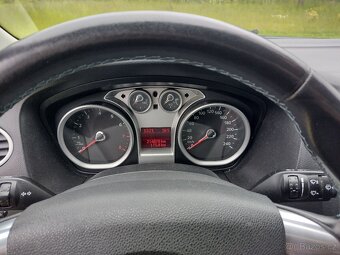 Ford Focus kombi 1,6 16v 74kW - 9