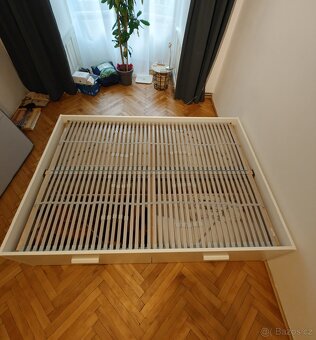 Prodám postel BRIMNES IKEA 140x200 cm - 9