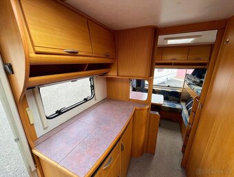 Karavan LMC 495 K - markýza, předstan, držák kol, palandy - 9