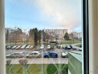 Nebytový prostor, 83 m2, Ulice Kosmická - 9