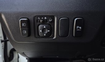 MITSUBISHI PAJERO 3.2DiD 140KW 2016 1.MAJITEL XENON-7 MÍST - 9