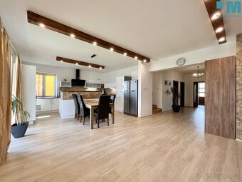 Prodej krásného rodinného domu 369 m2 s pozemkem 2270 m2 - 9