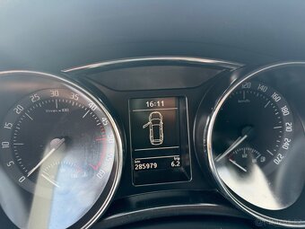 Škoda Superb II 2.0 TDI, 125kW, kůže, alu - 9