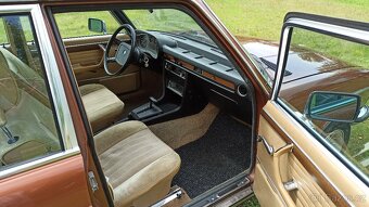 BMW E3 3.0 S - 9