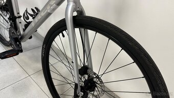 ZÁNOVNÍ kolo TREK FX2, rám L, 28", ZÁRUKA - 9