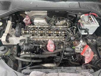 Prodám Volvo V60 D5, 2.4   4x4 - 9