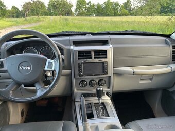 Jeep Cherokee - 9